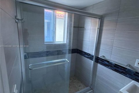 Снять в аренду квартиру в Майами, Флорида 1 спальня, 46.45м2, № 2005860 - фото 8