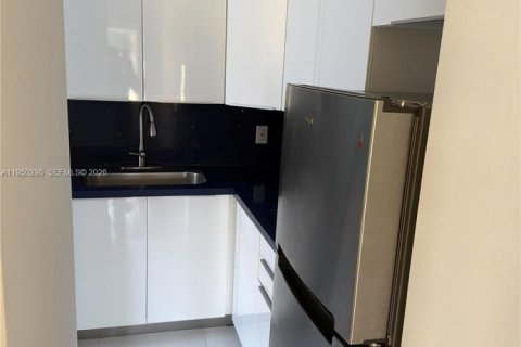 Снять в аренду квартиру в Майами, Флорида 1 спальня, 46.45м2, № 2005860 - фото 6