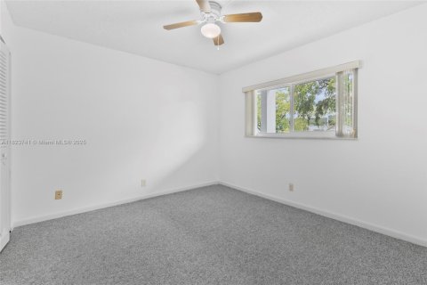 Condominio en venta en Margate, Florida, 2 dormitorios, 86.4 m2 № 1937932 - foto 14