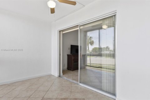 Condominio en venta en Margate, Florida, 2 dormitorios, 86.4 m2 № 1937932 - foto 17