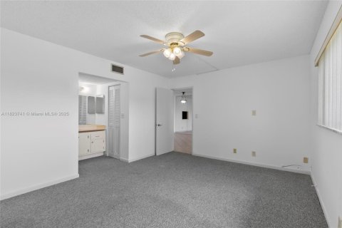 Condominio en venta en Margate, Florida, 2 dormitorios, 86.4 m2 № 1937932 - foto 9
