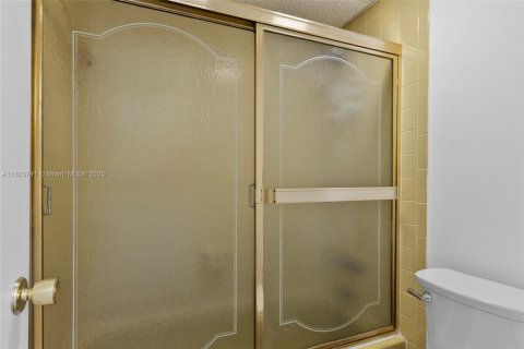 Condo in Margate, Florida, 2 bedrooms  № 1937932 - photo 19