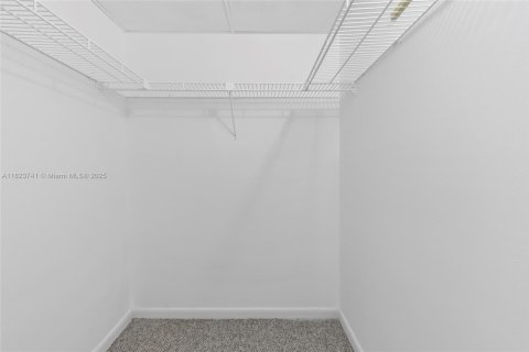 Condominio en venta en Margate, Florida, 2 dormitorios, 86.4 m2 № 1937932 - foto 18