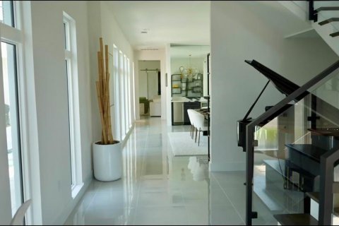 Casa en venta en Bradenton, Florida, 4 dormitorios, 378.02 m2 № 2156429 - foto 7