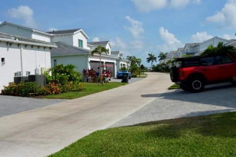 Casa en venta en Bradenton, Florida, 4 dormitorios, 378.02 m2 № 2156429 - foto 5