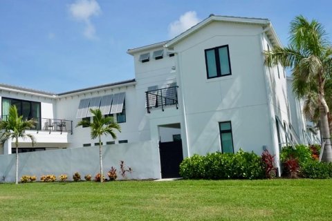 Casa en venta en Bradenton, Florida, 4 dormitorios, 378.02 m2 № 2156429 - foto 2