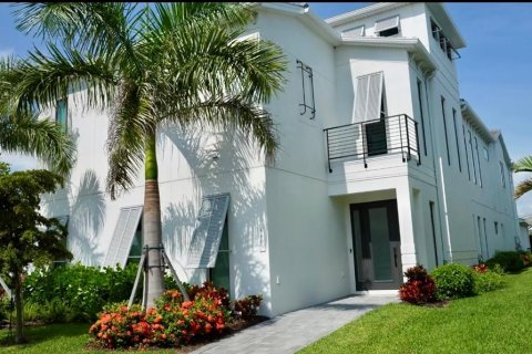 Casa en Bradenton, Florida 4 dormitorios, 378.02 m2 № 2156429