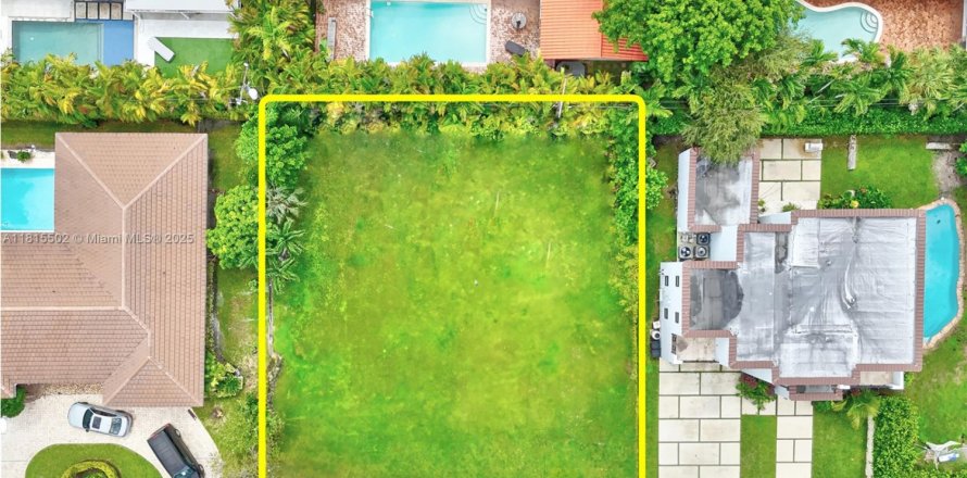 Land in Coral Gables, Florida № 1766956