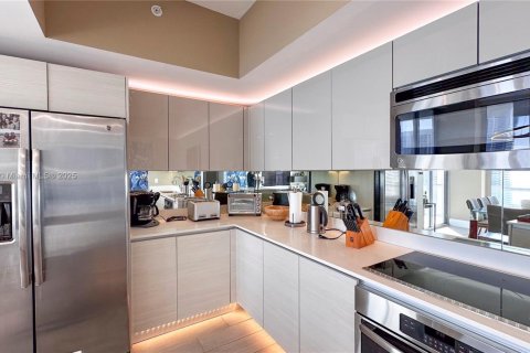 Condominio en venta en Hallandale Beach, Florida, 3 dormitorios, 161.37 m2 № 1707285 - foto 18