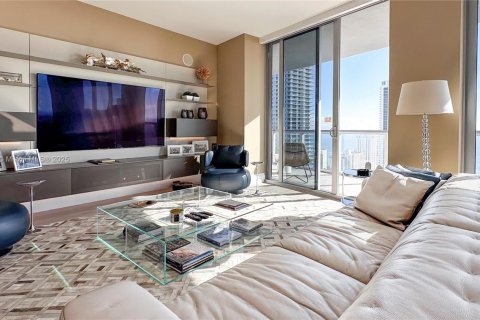 Condominio en venta en Hallandale Beach, Florida, 3 dormitorios, 161.37 m2 № 1707285 - foto 16