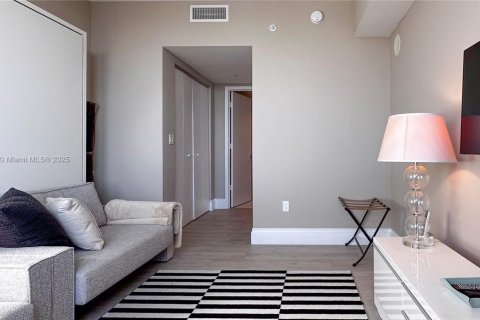 Condominio en venta en Hallandale Beach, Florida, 3 dormitorios, 161.37 m2 № 1707285 - foto 29