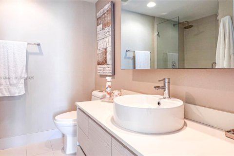 Condominio en venta en Hallandale Beach, Florida, 3 dormitorios, 161.37 m2 № 1707285 - foto 30