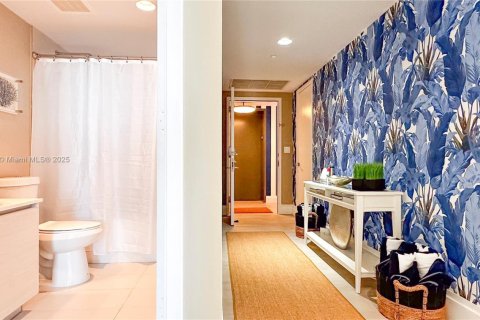 Condominio en venta en Hallandale Beach, Florida, 3 dormitorios, 161.37 m2 № 1707285 - foto 24