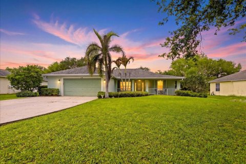 Casa en Port St. Lucie, Florida 3 dormitorios, 155.98 m2 № 2078277