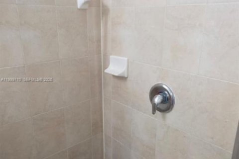 Commercial property in Miami, Florida 1 bedroom, 281.59 sq.m. № 2067592 - photo 8