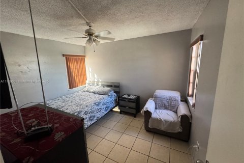 Condo in Miami, Florida, 2 bedrooms  № 1863646 - photo 14