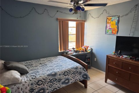 Condo in Miami, Florida, 2 bedrooms  № 1863646 - photo 26