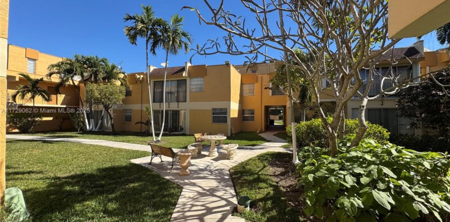 Condo in Miami, Florida, 2 bedrooms  № 1863646