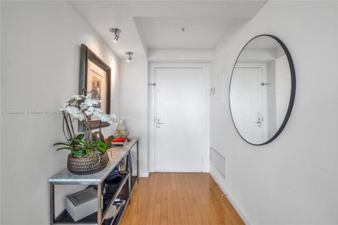 Condo in Miami Beach, Florida, 3 bedrooms  № 1953263 - photo 5