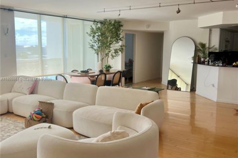 Condo in Miami Beach, Florida, 3 bedrooms  № 1953263 - photo 4