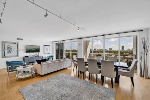 Condo in Miami Beach, Florida, 3 bedrooms  № 1953263 - photo 20