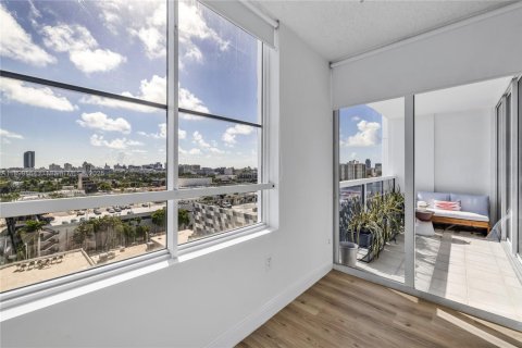 Condo in Miami Beach, Florida, 3 bedrooms  № 1953263 - photo 11