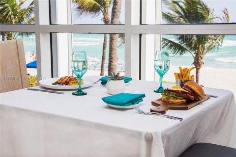 Купить кондоминиум в Санни-Айлс-Бич, Флорида 2 спальни, 165.92м2, № 2066160 - фото 15