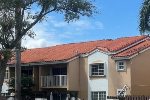 Apartment in Miami, Florida 3 bedrooms, 128.67 sq.m. № 1955987 - photo 2