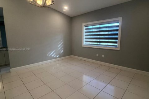 Apartment in Miami, Florida 3 bedrooms, 128.67 sq.m. № 1955987 - photo 12