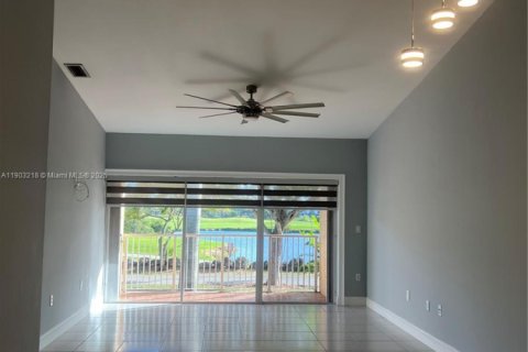 Apartment in Miami, Florida 3 bedrooms, 128.67 sq.m. № 1955987 - photo 18