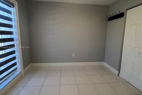Apartment in Miami, Florida 3 bedrooms, 128.67 sq.m. № 1955987 - photo 15