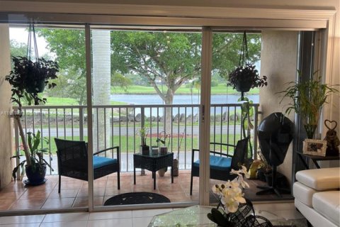 Apartment in Miami, Florida 3 bedrooms, 128.67 sq.m. № 1955987 - photo 10