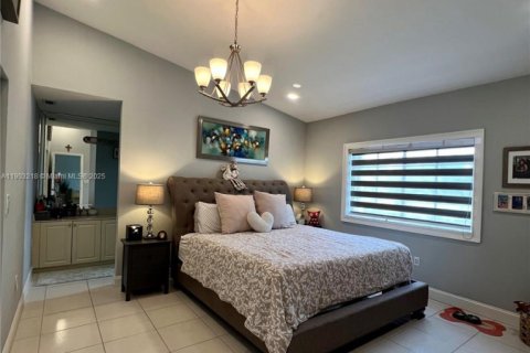 Apartment in Miami, Florida 3 bedrooms, 128.67 sq.m. № 1955987 - photo 5