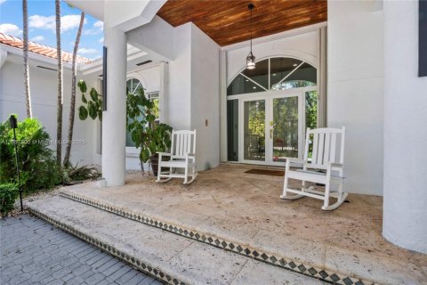 Villa ou maison à vendre à Miami, Floride: 5 chambres, 323.58 m2 № 2054922 - photo 3