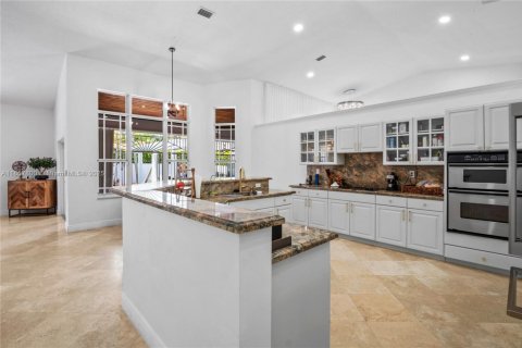Villa ou maison à vendre à Miami, Floride: 5 chambres, 323.58 m2 № 2054922 - photo 25