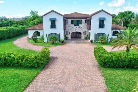 House in Boca Raton, Florida 7 bedrooms, 543.2 sq.m. № 677630 - photo 1