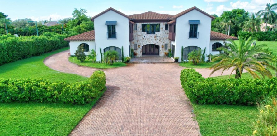 House in Boca Raton, Florida 7 bedrooms, 543.2 sq.m. № 677630