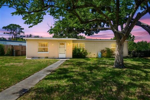 Casa en Casselberry, Florida 3 dormitorios, 94.02 m2 № 2123351