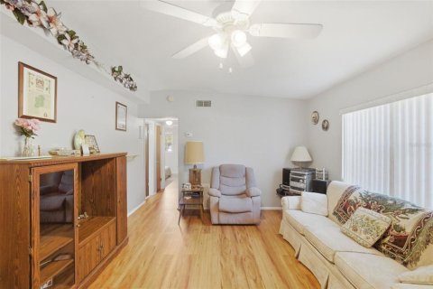 Casa en venta en Casselberry, Florida, 3 dormitorios, 94.02 m2 № 2123351 - foto 3