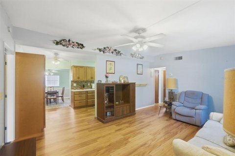 Casa en venta en Casselberry, Florida, 3 dormitorios, 94.02 m2 № 2123351 - foto 4