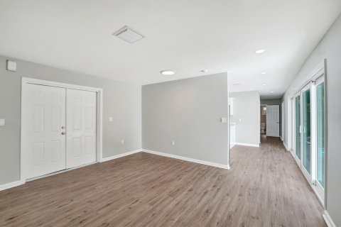 House in Fort Lauderdale, Florida 3 bedrooms, 166.57 sq.m. № 2185529 - photo 9