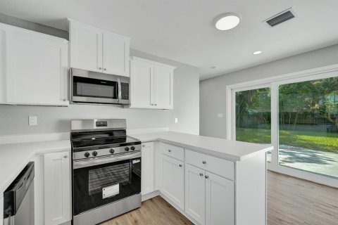 House in Fort Lauderdale, Florida 3 bedrooms, 166.57 sq.m. № 2185529 - photo 14