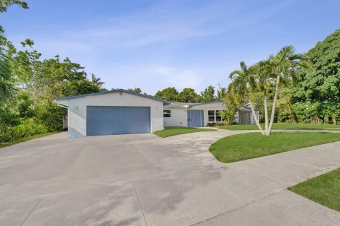 House in Fort Lauderdale, Florida 3 bedrooms, 166.57 sq.m. № 2185529