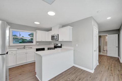 House in Fort Lauderdale, Florida 3 bedrooms, 166.57 sq.m. № 2185529 - photo 12