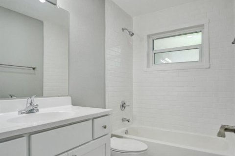 House in Fort Lauderdale, Florida 3 bedrooms, 166.57 sq.m. № 2185529 - photo 24