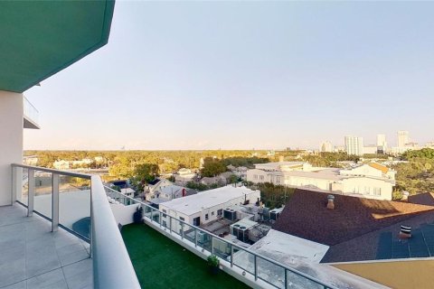 Condo in Saint Petersburg, Florida, 2 bedrooms  № 1881385 - photo 26