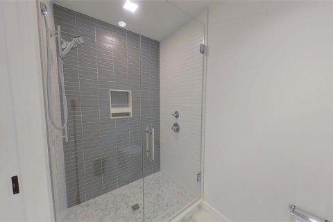 Condo in Saint Petersburg, Florida, 2 bedrooms  № 1881385 - photo 21