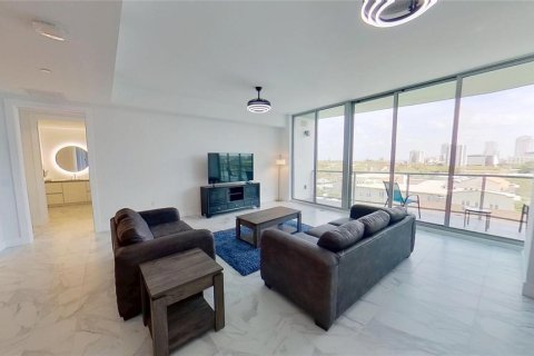 Condo in Saint Petersburg, Florida, 2 bedrooms  № 1881385 - photo 11