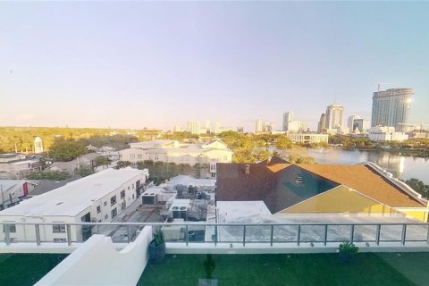 Condo in Saint Petersburg, Florida, 2 bedrooms  № 1881385 - photo 23