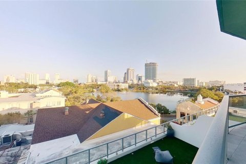 Condo in Saint Petersburg, Florida, 2 bedrooms  № 1881385 - photo 24
